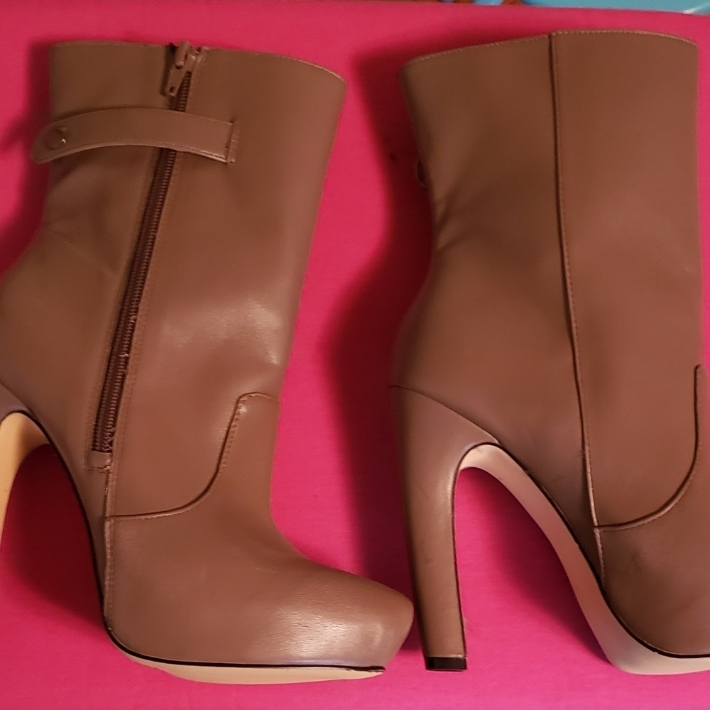 Booties, mid calf 7.5